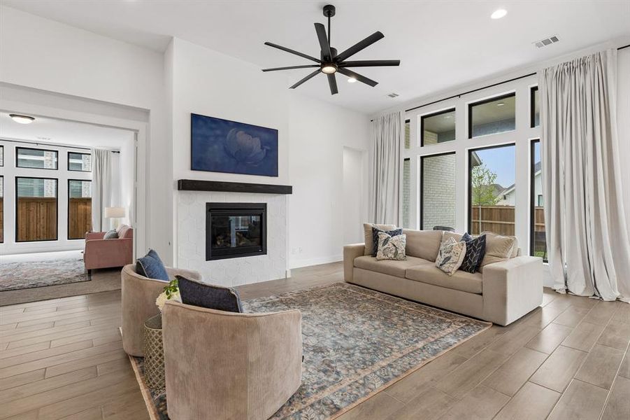 Furnished interior view inside a new home in , Lavon (Image 9).