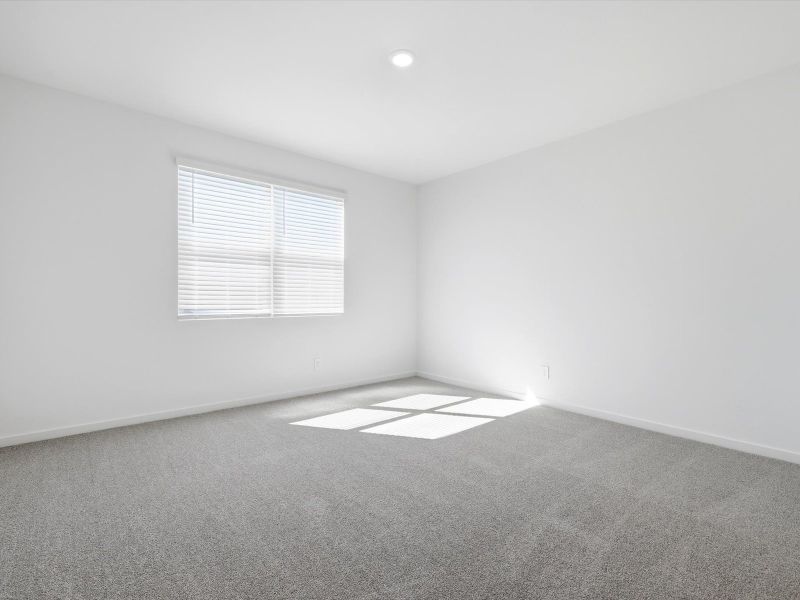 Spacious, unfurnished interior of a new home in Wildera, San Tan Valley (Image 8).