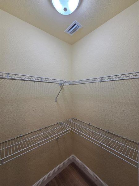 Spacious, unfurnished interior of a new home in , Ocala (Image 17).