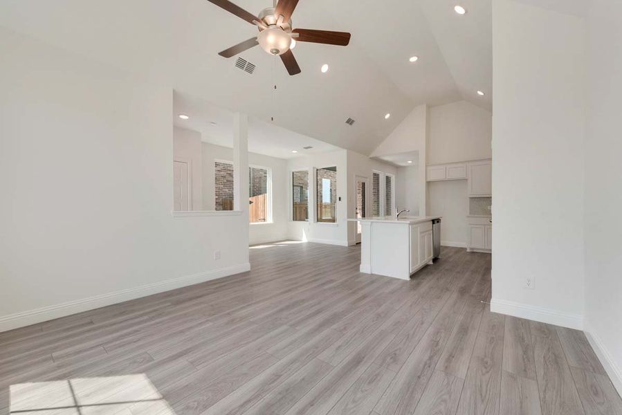 Spacious, unfurnished interior of a new home in Elevon, Lavon (Image 19).