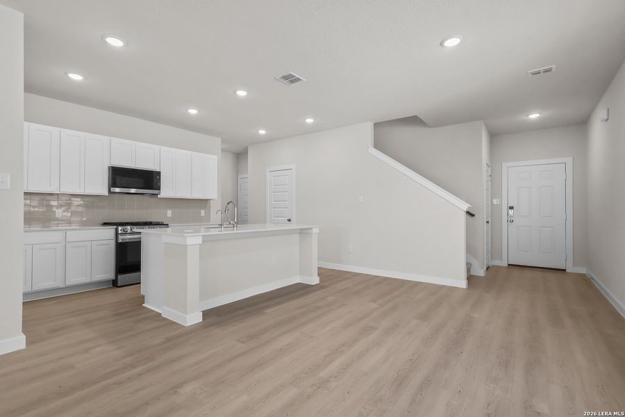 Furnished interior view inside a new home in Mesa Vista, San Antonio (Image 8).