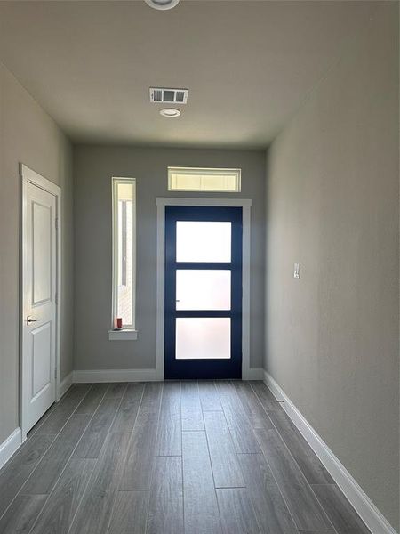 Spacious, unfurnished interior of a new home in , Dallas (Image 20).