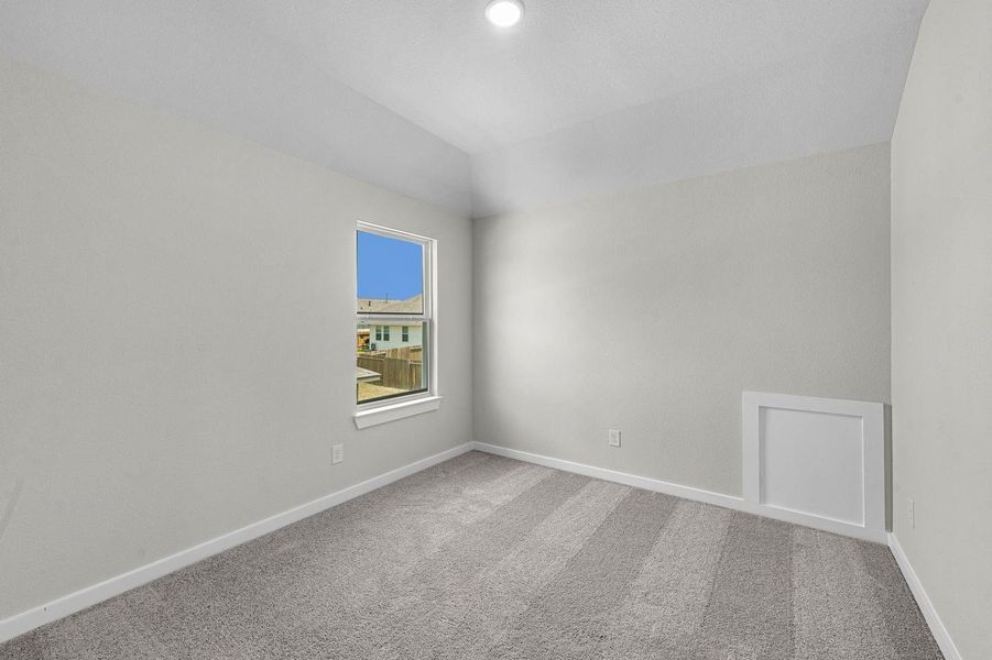 Spacious, unfurnished interior of a new home in Lexington Heights, Willis (Image 13).