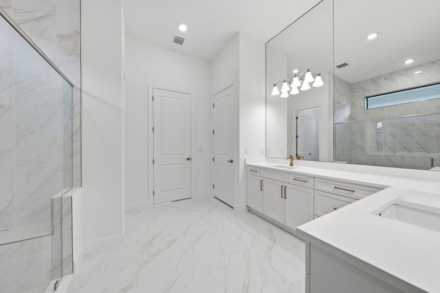 Owner's Bath Owner's Bath