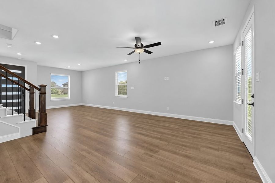 Spacious, unfurnished interior of a new home in Cross Creek Meadows, Celina (Image 16).
