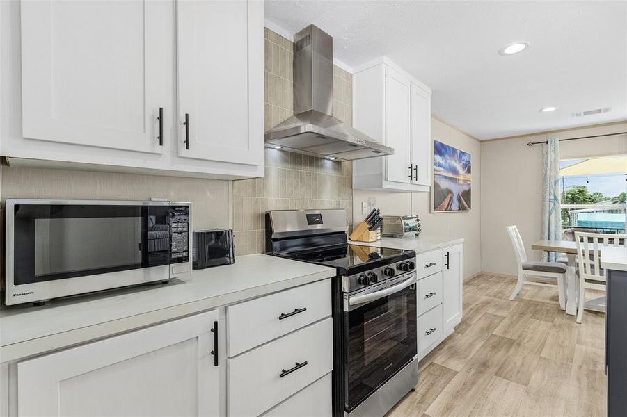 Furnished interior view inside a new home in , Punta Gorda (Image 13).