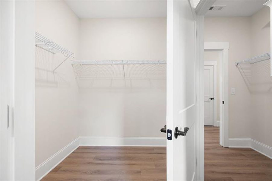 Spacious, unfurnished interior of a new home in , Dallas (Image 22).