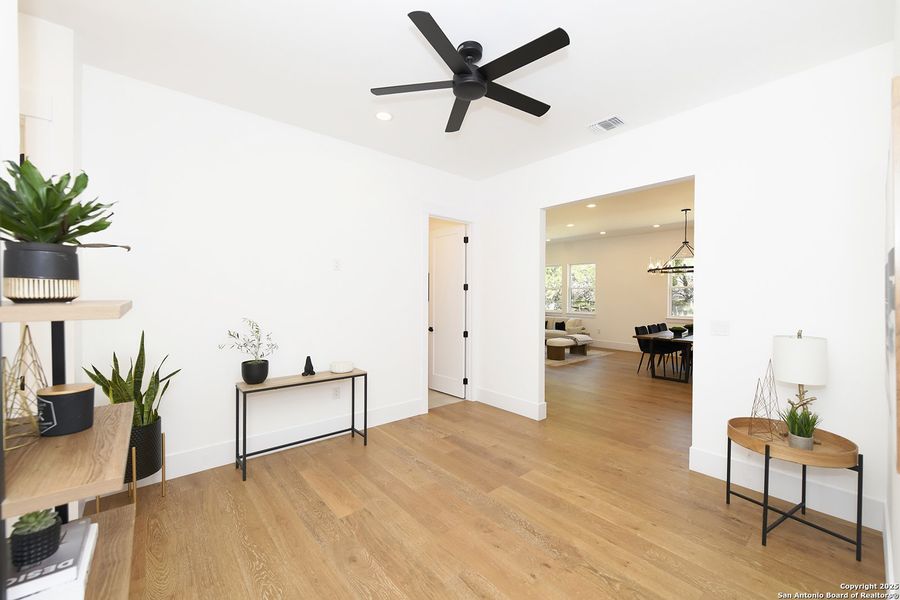 Spacious, unfurnished interior of a new home in , Boerne (Image 14).