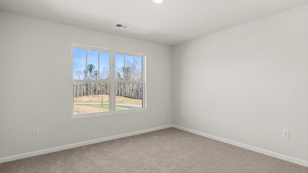 Spacious, unfurnished interior of a new home in Oconee Overlook, Gainesville (Image 27).