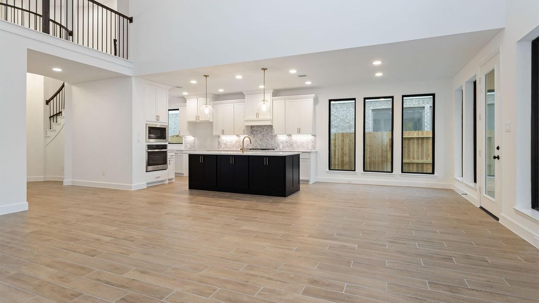 Spacious, unfurnished interior of a new home in Candela, Richmond (Image 10).