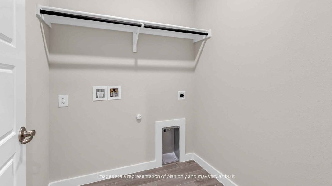Spacious, unfurnished interior of a new home in Homestead at Parks Bell Ranch, Odessa (Image 15).