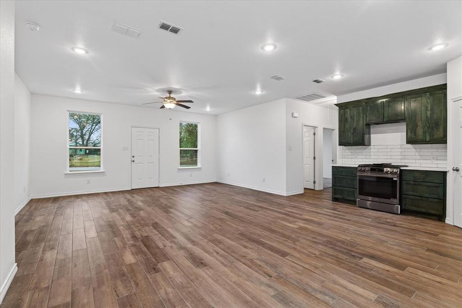 Spacious, unfurnished interior of a new home in , Emory (Image 11).