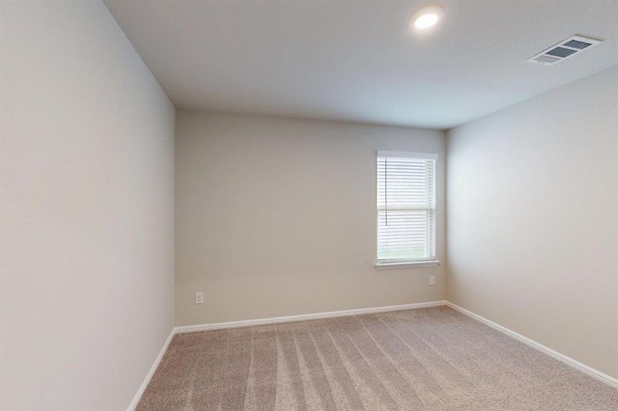 Spacious, unfurnished interior of a new home in Forest Park, Princeton (Image 20).