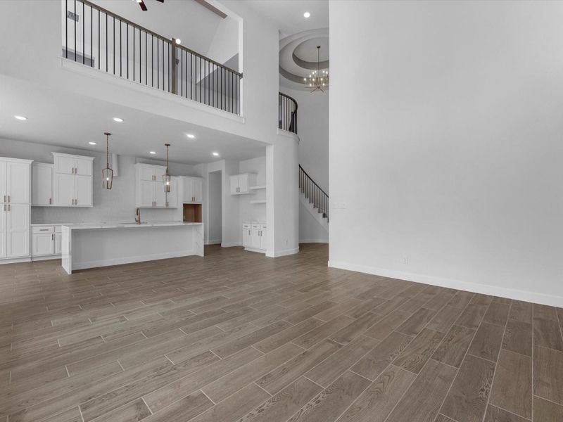 Representative image. Features, selections and colors may vary.