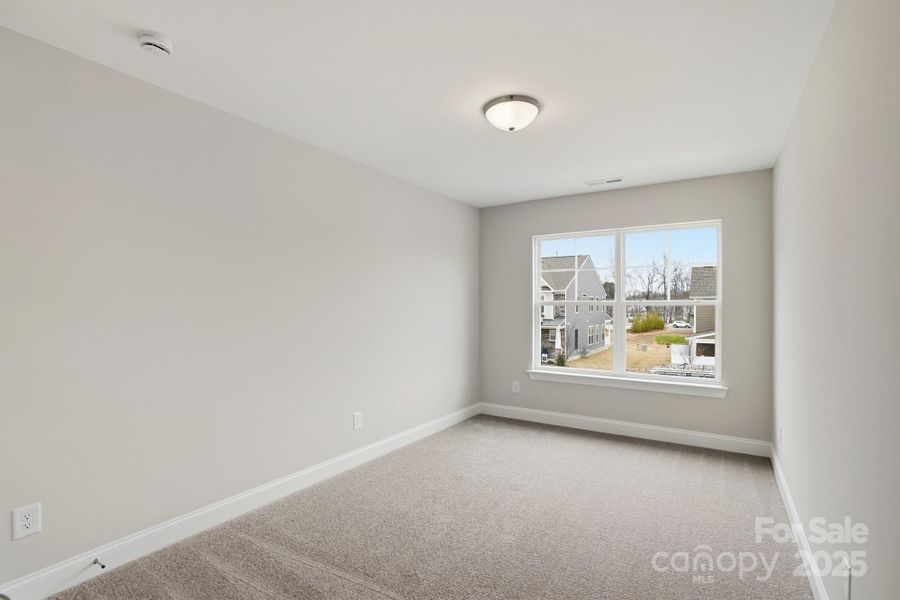 Spacious, unfurnished interior of a new home in Harrisburg Village, Harrisburg (Image 34).