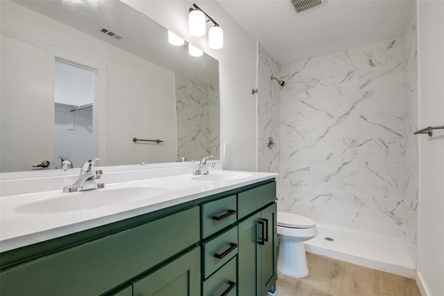 Furnished interior view inside a new home in , Terrell (Image 5).