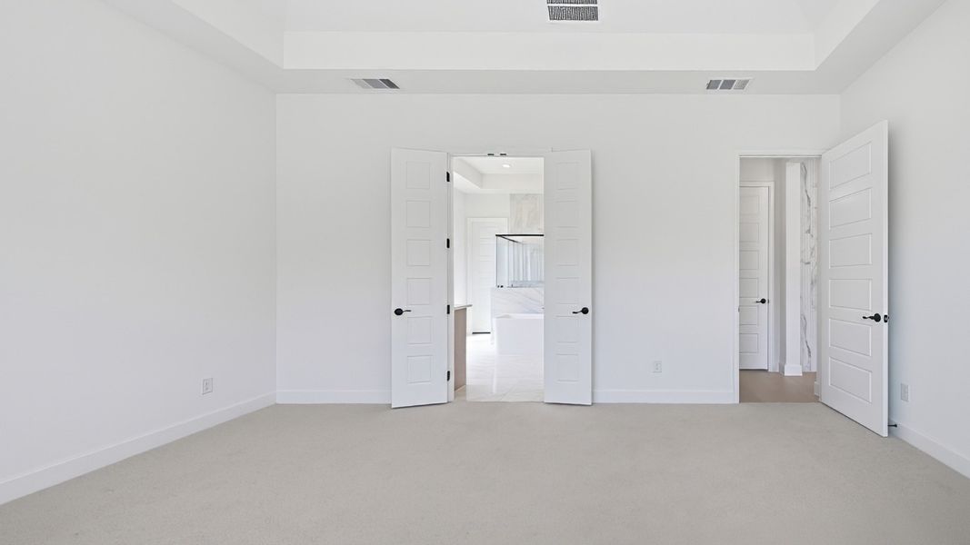 Spacious, unfurnished interior of a new home in Sweetgrass, Haslet (Image 21).