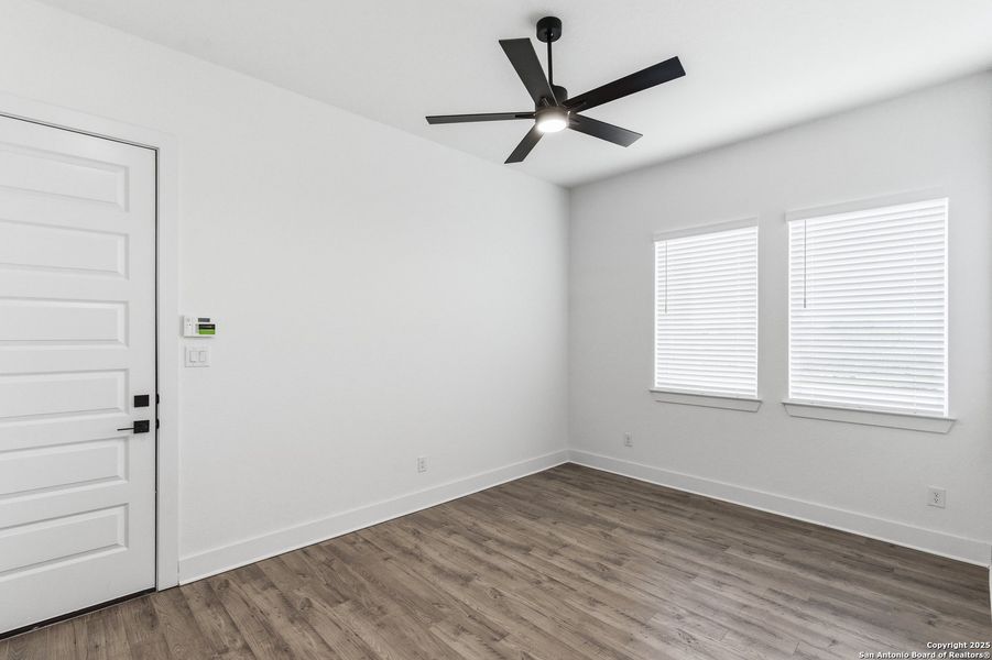Spacious, unfurnished interior of a new home in Sienna Lakes, San Antonio (Image 41).