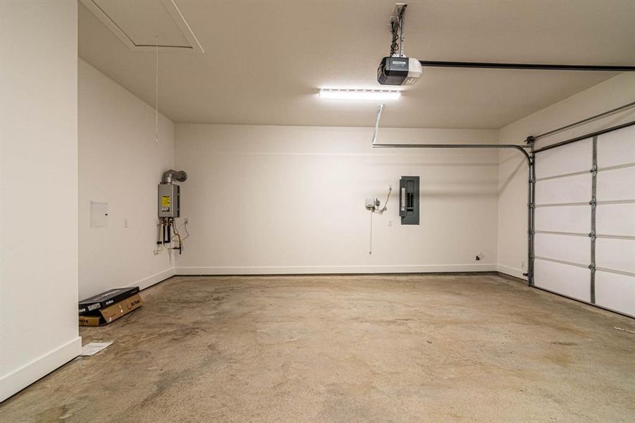 Spacious, unfurnished interior of a new home in , Heath (Image 22).