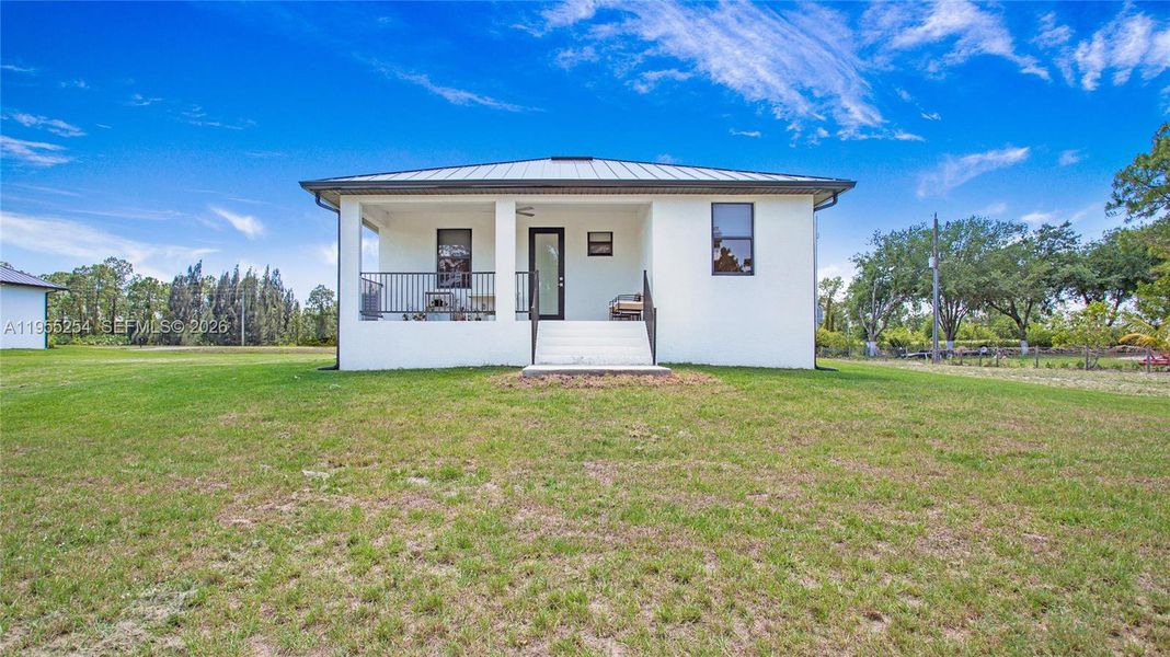 Exterior details and patio area of a home in , Naples (Image 40).