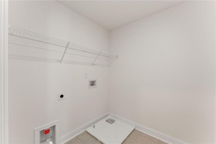 Spacious, unfurnished interior of a new home in Clark Farms, Flowery Branch (Image 30).