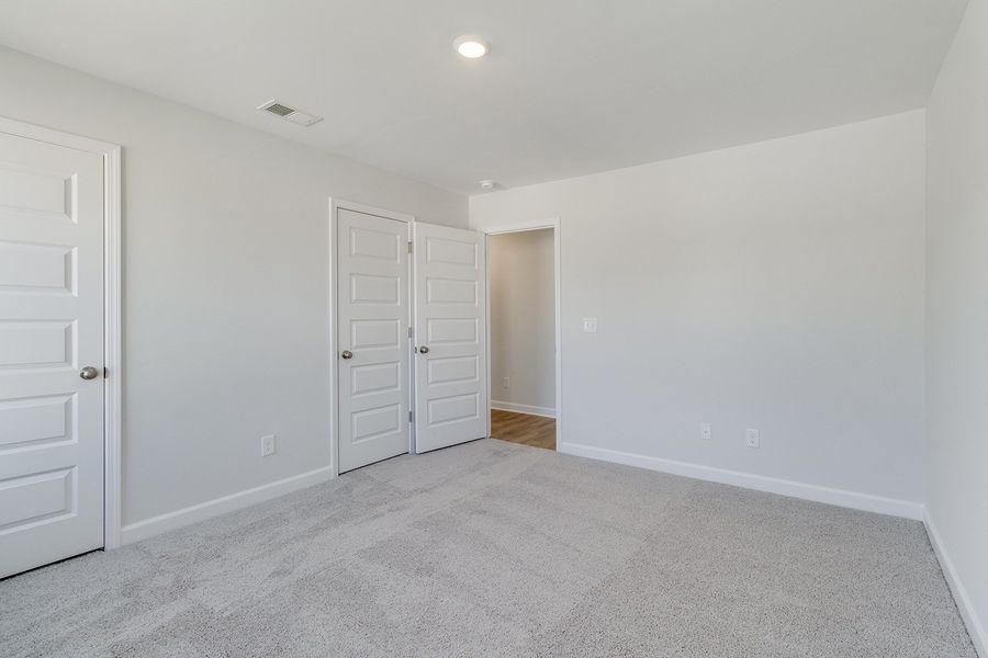 Spacious, unfurnished interior of a new home in Pebble Branch, Chapin (Image 42).