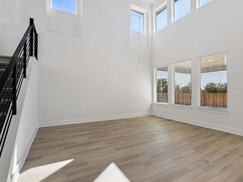 Spacious, unfurnished interior of a new home in Arcadia Ridge - Classic Series, San Antonio (Image 17).