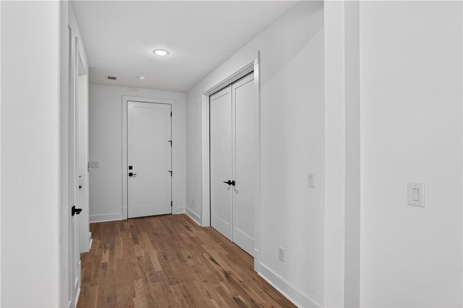 Spacious, unfurnished interior of a new home in , Alpharetta (Image 71).