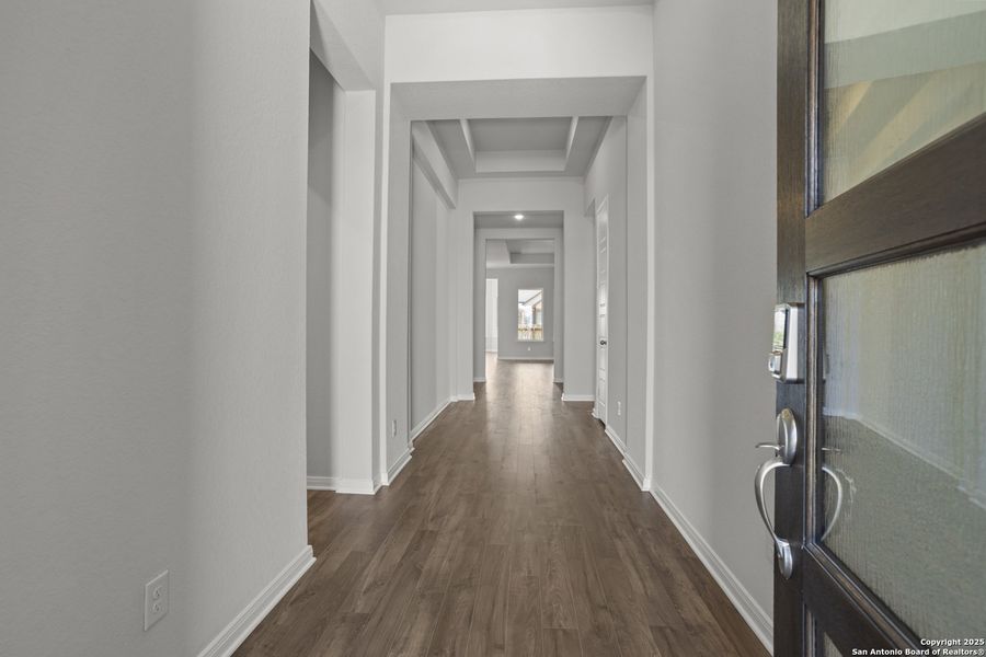 Spacious, unfurnished interior of a new home in Stillwater Ranch, San Antonio (Image 16).