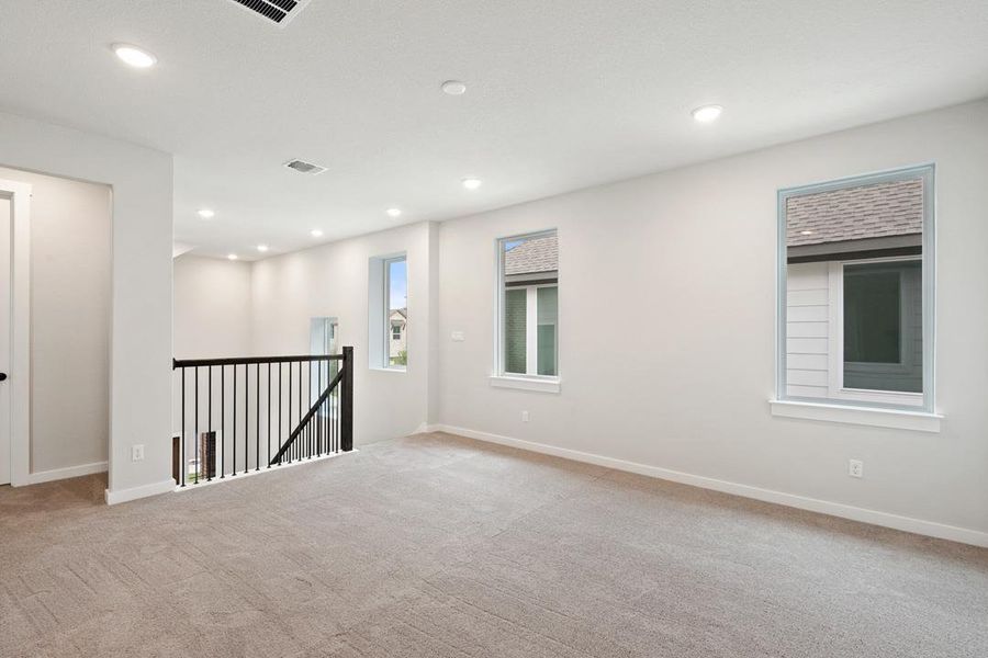 Spacious, unfurnished interior of a new home in Lariat, Liberty Hill (Image 34).