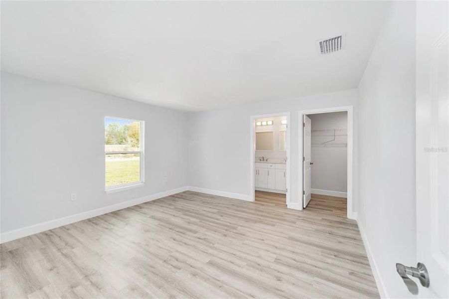 Spacious, unfurnished interior of a new home in , Ocala (Image 34).