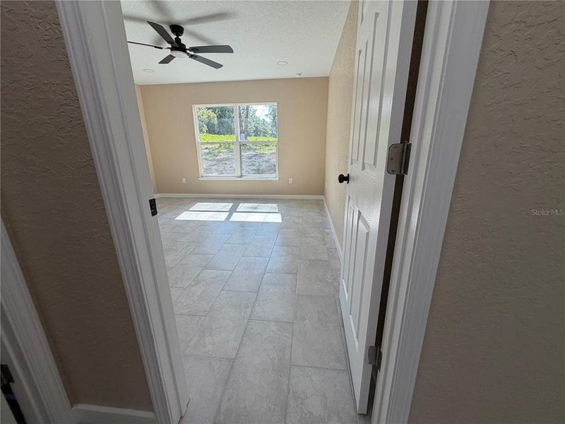 Spacious, unfurnished interior of a new home in , Belleview (Image 18).