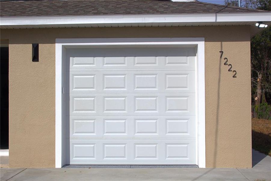 Exterior details and patio area of a home in , Tampa (Image 21).