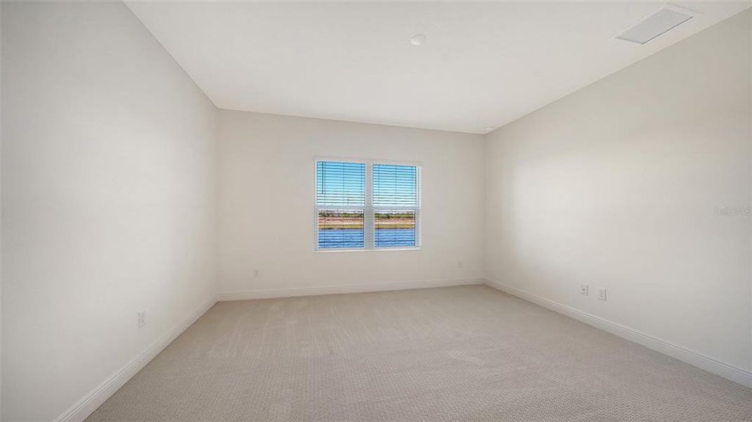 Spacious, unfurnished interior of a new home in , Bradenton (Image 29).
