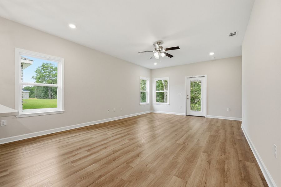 Spacious, unfurnished interior of a new home in McCarthy Estates, Defuniak Springs (Image 36). Spacious, unfurnished interior of a new home in McCarthy Estates, Defuniak Springs (Image 36).