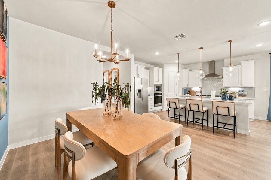 Representative furnished interior of a home built from the Tularosa by Hakes Brothers in The Woodlands, Mico (Image 27).