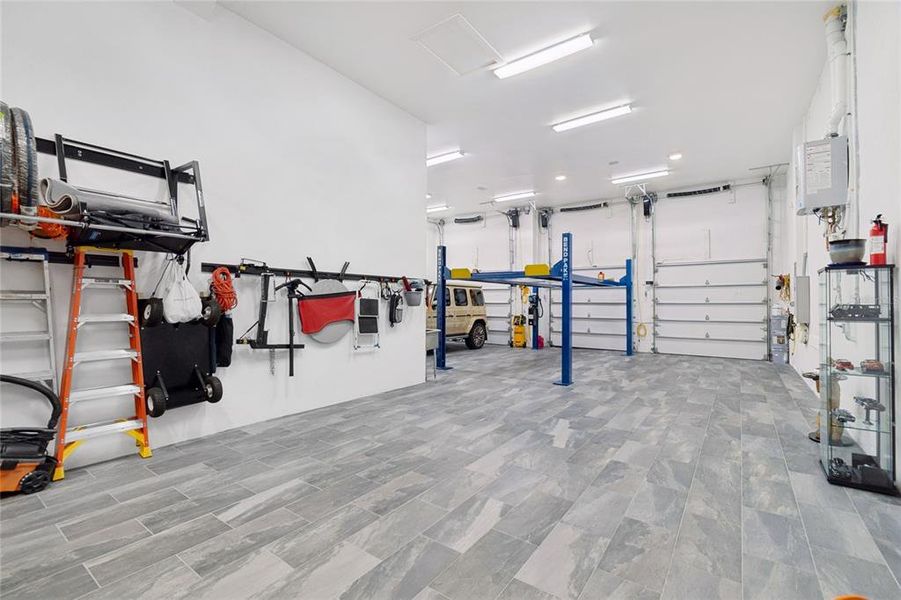 Spacious, unfurnished interior of a new home in , Tampa (Image 21). Spacious, unfurnished interior of a new home in , Tampa (Image 21).