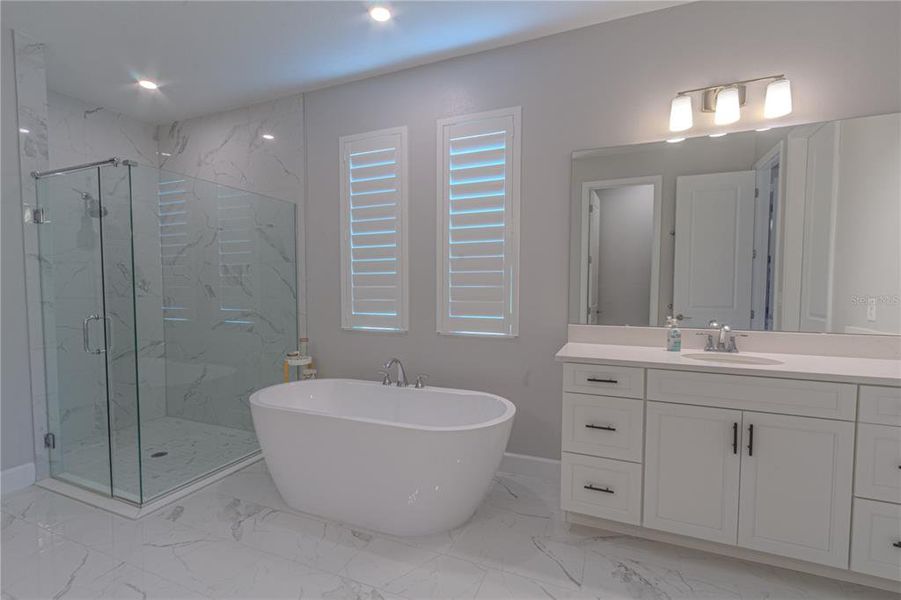 Furnished interior view inside a new home in Francisco Park, Oviedo (Image 19).