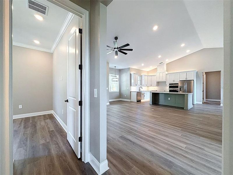 Spacious, unfurnished interior of a new home in , Lakeland (Image 75).