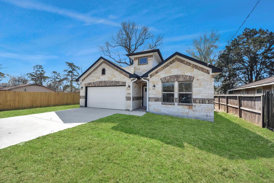 Front exterior of a new home in , Houston, TX, highlighting curb appeal (Image 23).