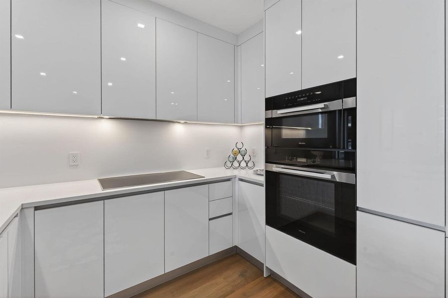 220LakeShoreDr#715(3) 220LakeShoreDr#715(3)
