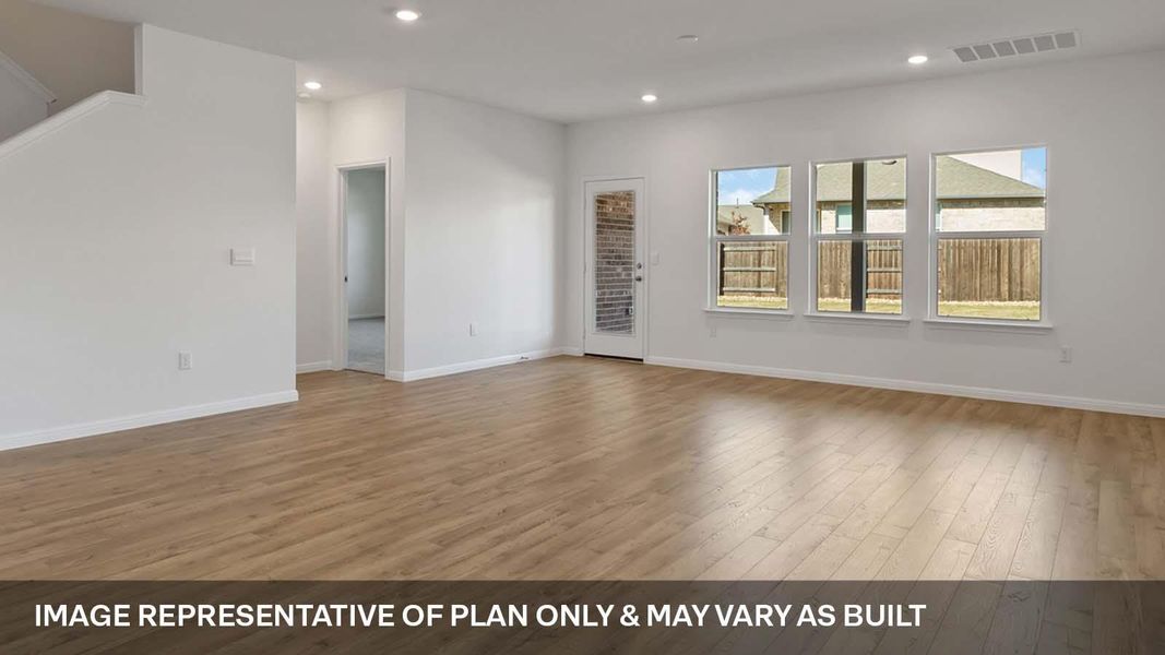 Spacious, unfurnished interior of a new home in Bar W Ranch, Leander (Image 7).