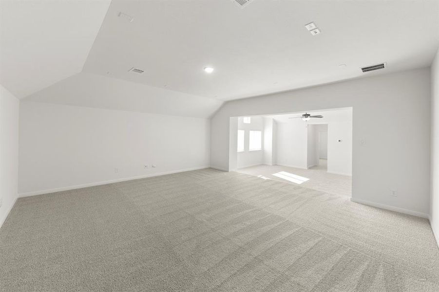 18_1433 Florence, Celina - Media Room