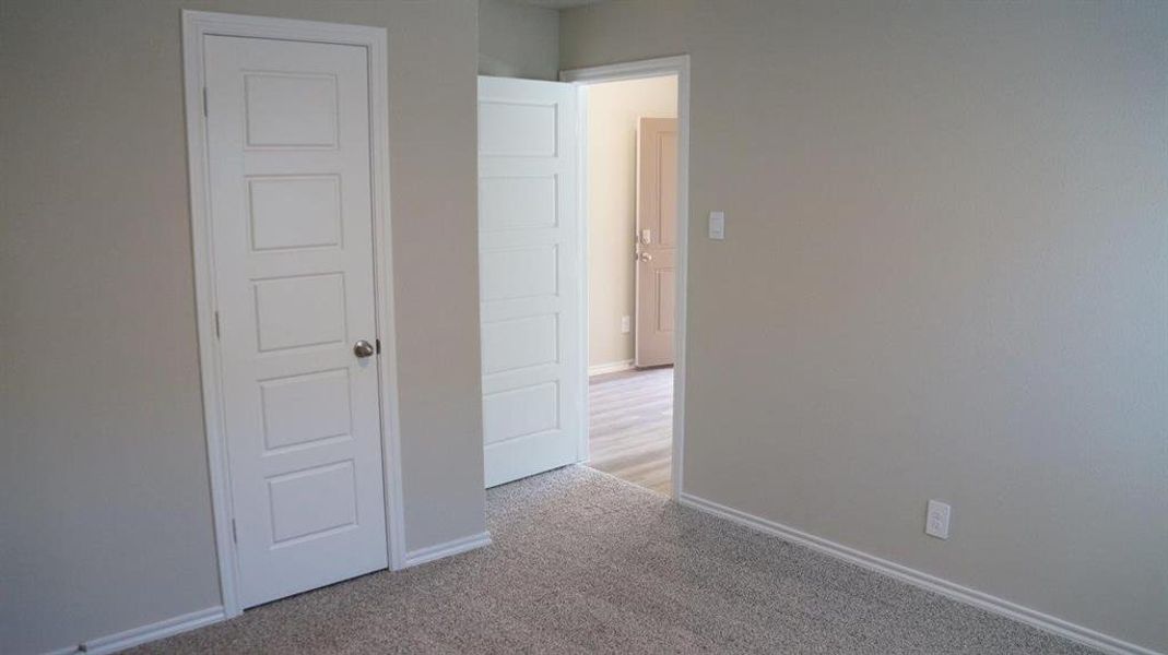 Spacious, unfurnished interior of a new home in Lonestar at Liberty Trails, Fort Worth (Image 12).