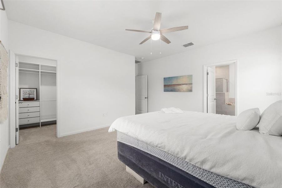 Furnished interior view inside a new home in , Alachua (Image 6).