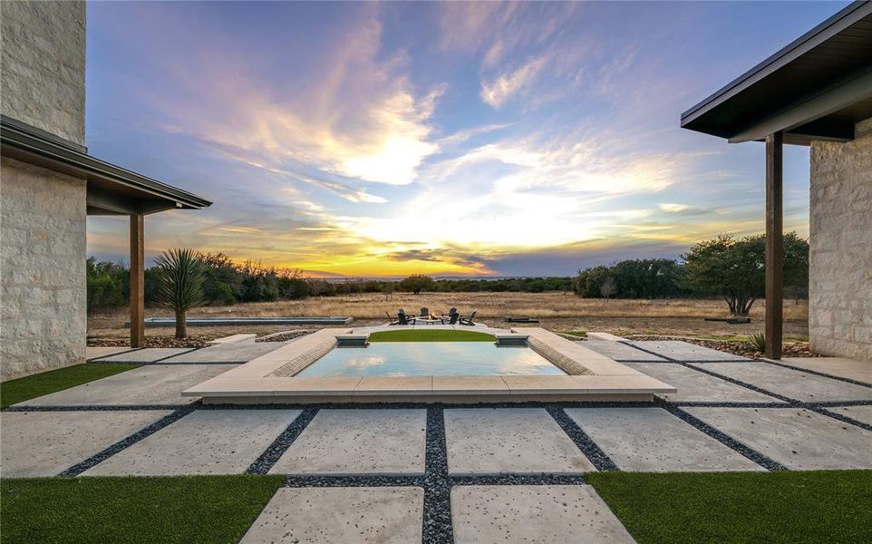 Exterior details and patio area of a home in , Glen Rose (Image 15).