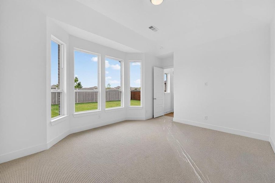 Spacious, unfurnished interior of a new home in Sandbrock Ranch, Aubrey (Image 15).
