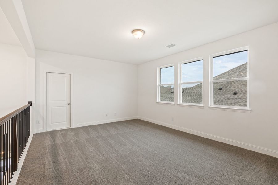 Spacious, unfurnished interior of a new home in Lake Breeze, Lavon (Image 40). Spacious, unfurnished interior of a new home in Lake Breeze, Lavon (Image 40).