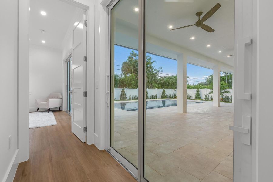Spacious, unfurnished interior of a new home in , Boynton Beach (Image 19). Spacious, unfurnished interior of a new home in , Boynton Beach (Image 19).