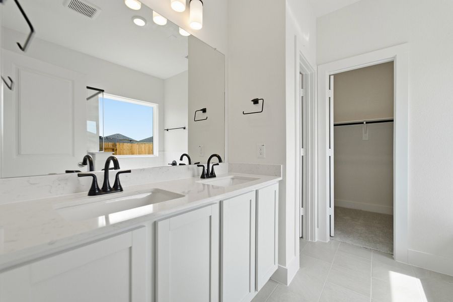 Furnished interior view inside a new home in Bluestem, Brookshire (Image 13).
